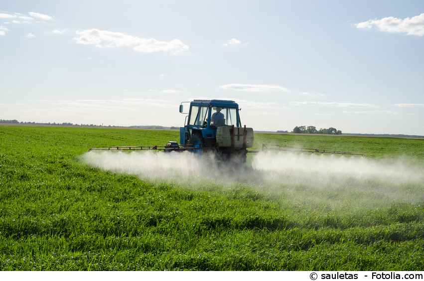 agriculteur pesticides-default
